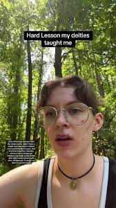 Desaprender y Encontrar la Voz en la Brujería