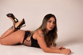 _arianalzate_ Cam Model: Free Live Sex Show & Chat | Stripchat