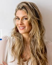 Heather Cournoyer's Instagram, Twitter & Facebook