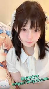 黑料吃瓜不打烊- 抖音B站萝莉系网红番茄u呜呜梅被爆在外网做福利姬调教男粉丝美足狂踢裆部-