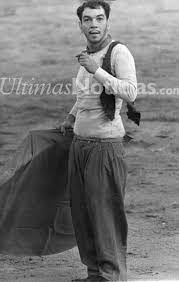 The site owner hides the web page description. 12 Ideas De Mario Moreno Cantinflas Cantinflas Morenas Archivo Fotografico