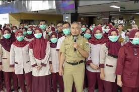 Dapatkan info lowongan baru untuk pencarian ini. Walau Gaji Cleaning Service Di Rumah Sakit Naik Hingga 3 Kali Lipat Namun Justru Banyak Yang Pilih Mundur Kenapa