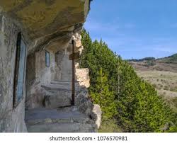 Polenul de ambrozie poate, de asemenea, sa agraveze simptomele astmului, provocand tuse intensa si respiratie suieratoare (wheezing). Chilia Lui Ambrozie Buzau County Breaza Stock Photo Edit Now 1076570981