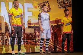 Oddsmakers in the us have already made their predictions for this match. Barcelona Sc 2020 Marathon Home And Away Kits Football Fashion