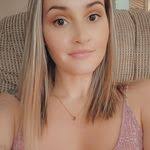 Alyssa Buxbaum's Instagram, Twitter & Facebook