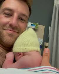 Déjà 10 jours que tu nous as rejoint, bienvenue à la maison James  Robitaille 💙