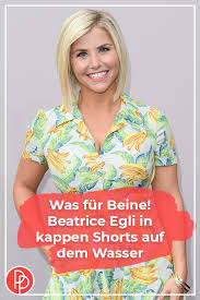 Die sängerin hat am 3.august bei instagram verraten, dass sie schon bald ihre biografie veröffentlichen möchte.ich bin. Was Fur Beine Beatrice Egli In Knappen Shorts Auf Dem Wasser Beatrice Egli Helene Fischer Aktuell Knappe Shorts