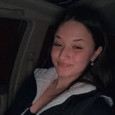 Annika Barnett's Instagram, Twitter & Facebook