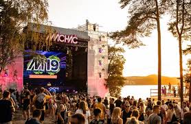 253 top posizione in classifica: Festival Machac Ceka Rada Omezeni Snizi Kapacitu A Zvysi Bezpecnostni Opatreni Domov Lidovky Cz