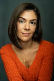 Laura Fleming's Instagram, Twitter & Facebook