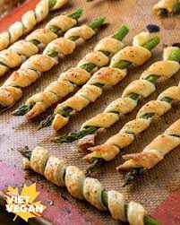 Vegan Asparagus Spirals The Viet Vegan Recipe Vegan Asparagus Recipes Vegan Appetizers Vegan Party Food