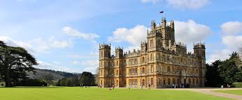 A vintage image of harewood house from the 1980s. Highclere Castle Drehort Von Downton Abbey