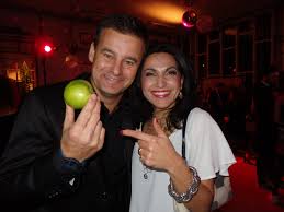 In de oranjezomer staat johan derksen maandagavond kort stil bij het tragische incident. Bekende Vaders Doen Mee Aan Spelshow Mijn Vader Is De Beste Foto Ad Nl