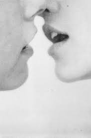 Black And White Kissing Aesthetic Winds Of Destination Black And White Aesthetic Aesthetic Pictures Photo