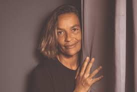 I've been interested in mathieu kassovitz for a while now since watching la haine a million times so i watched this. Julie Mauduech De Metisse A L Association Des Comediens C Smart