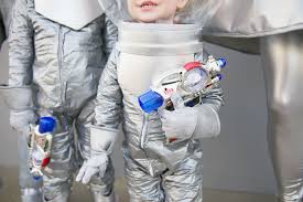 Get the tutorial at from jennifer ann. Diy Space Family Costumes Tell Love And Party