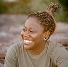 Ce n'est pas tous les jours qu'on a 6 pages dans le Journal de Québec et  Montréal à travers la province…en plus de faire la UNE du cahier week-end  !!!🥹 J'ai ma