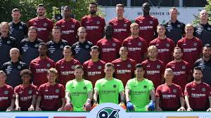 Büyük ve köklü tarihi olan 96 kulübü, şehir ve kulüp birliği ile el ele muhteşem zaferlere imza atmştır. Zweiter Corona Fall Hannover 96 Stellt Alle Spieler Unter Quarantane