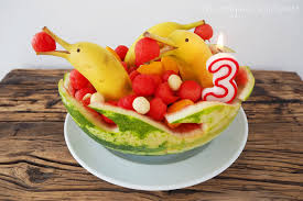 Wassermelonentorte Mit Bananendelfinen Zum Dritten Geburtstag Fit Glucklich
