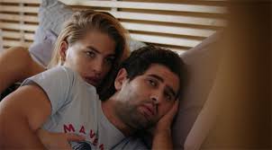 Alors que victoire se prépare à opérer clandestinement son patient, la police de sète commence à se douter. Charlie Et Laura La Dispute Avant L Agression Solenne Prete Pour Boston Demain Nous Appartient 19 Novembre 2020 800 Demain Nous Appartient Nouveautes Tele Com