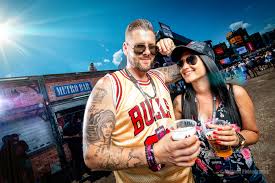 Zürcherstrasse 162, 8500 frauenfeld, +41 52 723 46 46, frauenfeld@raiffeisen.ch Corporate Bilder Furs Frauenfelder Openair 2018 The Story Behind The Picture