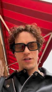 Fredag 3 maj fr. kl. 19:00 i Köinge Bygdegård (1 mil från Ullared). ,  Kristoffer Greczula., Entré 450 kr inkl. mat. Dryck finns till försäljning  i vår bar, , kaffe & kaka och musikquiz ingår., ...