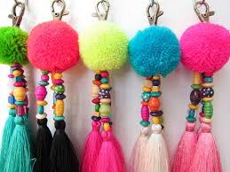 Luisa Tassle Keychain Large Pom Pom Tassel Keychain Tassel Zipper Pull Boho Chic Bag Charm Beach Bag Summer Festival Unique Gifts For Her Porte Cle Pompon Metiers De L Artisanat Et Fabrique