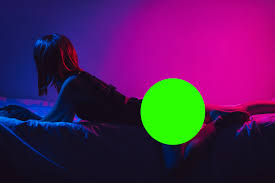 NSFW] Gaming Streamers Are Turning Busts & Butts Into Green Screens -  DesignTAXI.com