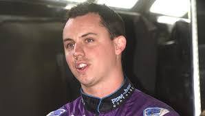 Larry Wight's Instagram, Twitter & Facebook