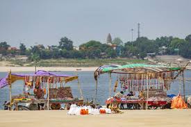 Ganga dussehra celebrates the birth of the descent of river ganges to earth. Hundreds Of Devotees Take Holy Dip Offer Prayers At Prayagraj