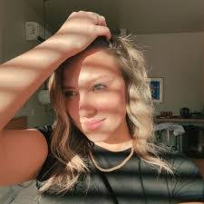 Holly Joyner's Instagram, Twitter & Facebook