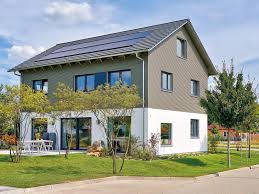 Nachhaltiges bauen beginnt mit einem holzhaus und erneuerbarer energie für strom und wärme im haus. Plusenergiehaus Definition Kosten Forderung Zuhause3 De