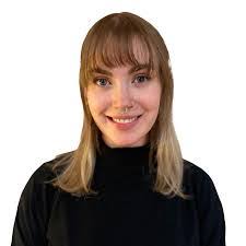 Eva Howe's Instagram, Twitter & Facebook