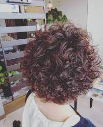 short curly hairstyles おしゃれまとめの人気アイデア pinterest 仲美雪 パーマスタイル カーリーヘアスタイル ショート パーマ