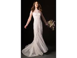 Abiti da sposa a sirena con profondissime scollature a v o modelli a portafoglio con spacchi davvero hot daranno spazio alla tua. Abiti Da Sposa A Maniche Lunghe Le Tendenze Per Il 2019