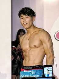 分享TAE成人展男優陳光親密互動分享😍 - 追星板| Dcard