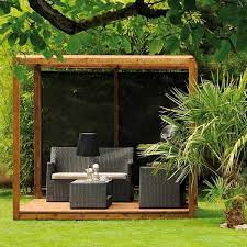 Tidak harus selalu berukuran besar, gazebo minimalis dengan penataan yang rapi dan ditata dengan cantik pun bisa menciptakan nuansa modern yang kekinian untuk sebuah halaman rumah. 60 Model Gazebo Modern Dan Eksklusif Di Taman Rumahku Unik
