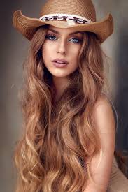 Local street photography. Only my second time of attempting it but here's a  couple of images. Canon RP Sigma 85mm 1 4 f/1.4 ISO100 1/100