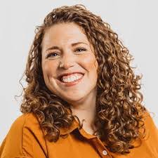 Kelly Ladd's Instagram, Twitter & Facebook