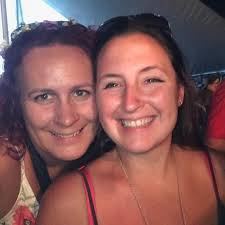 Does anyone else find logs take longer to burn cut like this instead of  split👍