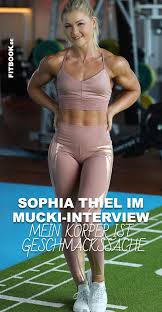 Im mai 2019 zog sie sich aus der öffentlichkeit zurückfoto: Sophia Thiel Wehrt Sich Gegen Dopingvorwurfe Fitness Bodyweight Ubungen Hartes Training