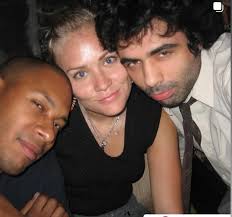 Here's a repost of my video archive Gems Jamming/Filming my brothers  Jefferson Pang @jeffersonpang , Corky, HUF @keithhufnagel , Justin Stacks &  #mikehernandez 👉🏾1989 👈🏾at the FIRST most DANGEROUS skatepark in NYC