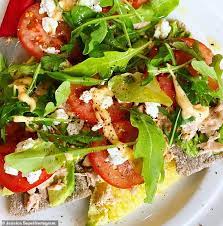 Nutritionist Jessica Sepel Shares The Lazy Dinner She Swears By For Corn And Zucchini Fritters Daily Mail Online