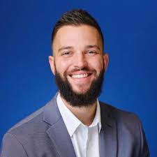 Sara Lipowsky's Instagram, Twitter & Facebook