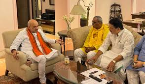 Samajwadi Party leader Narad Rai meets Amit Shah, hints at joining BJP