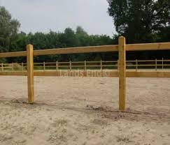 Gunstiger Preis Und Solider Zaun Fur Ihren Reitplatz Reiten Zaun Dressur