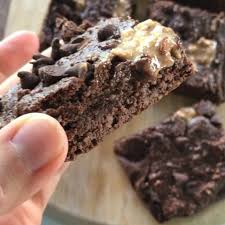 Ceci Est Tres Tentant Trop Tentant Mais Laissez Vous Tenter Justement Puisque Ce Dessert Est Hyper Equilibre Compose D œuf De F Desserts Food Brownie