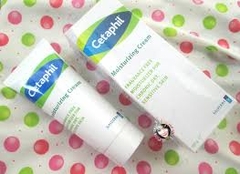 Water, glycerin, petrolatum, dicaprylyl ether, dimethicone, glyceryl stearate, cetyl. Review Cetaphil Moisturizing Cream