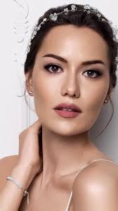 Fahri evcen 4 haziran 1986 yılında solingen almanya'da dünyaya geldi. Pin By Ebru Ozdemie On Fahriye Bridal Makeup Wedding Makeup Trendy Makeup
