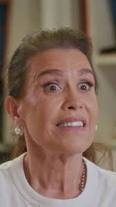 O BBB pode ter acabado, mas pra essa família só começou quando todo mundo  teve que cumprir a quarentena. A Ingrid Guimarães bateu um papo com os  participantes desse reality show inusitado! #